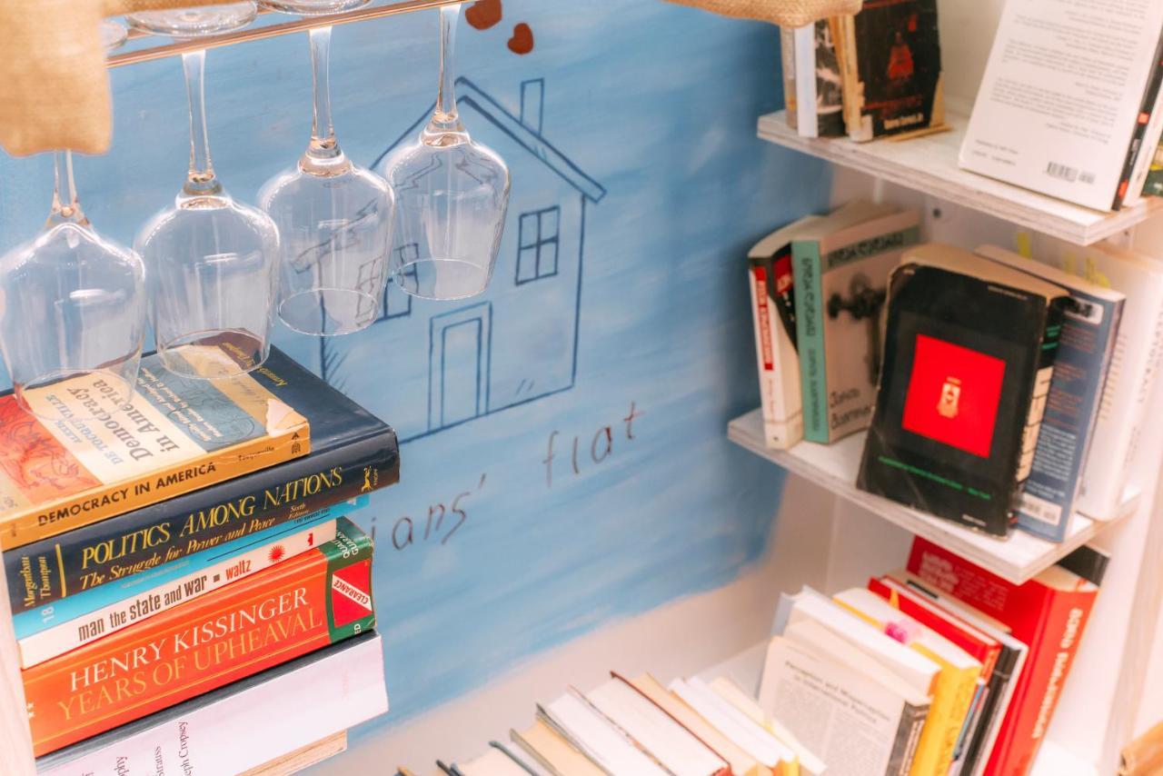 Librarians' Flat Lägenhet Tbilisi Exteriör bild