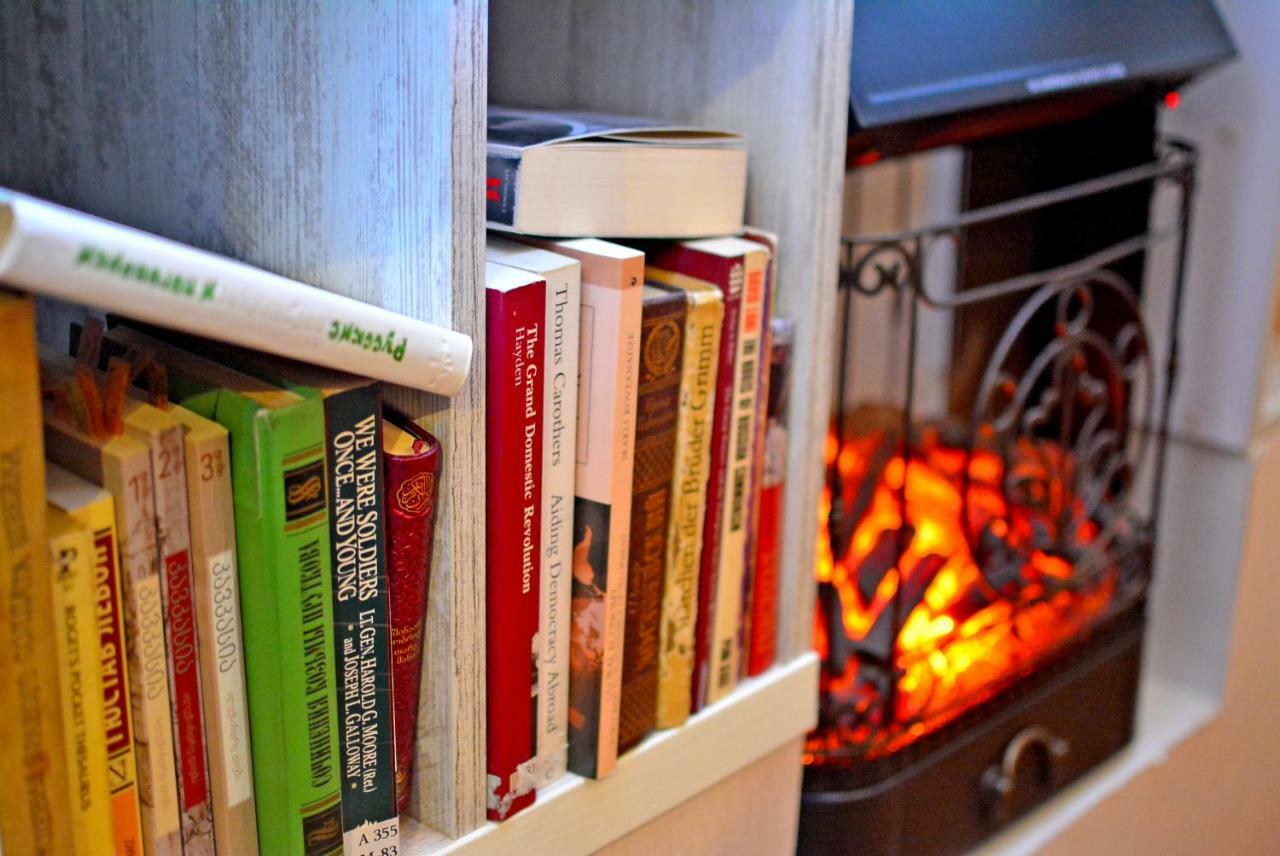 Librarians' Flat Lägenhet Tbilisi Exteriör bild